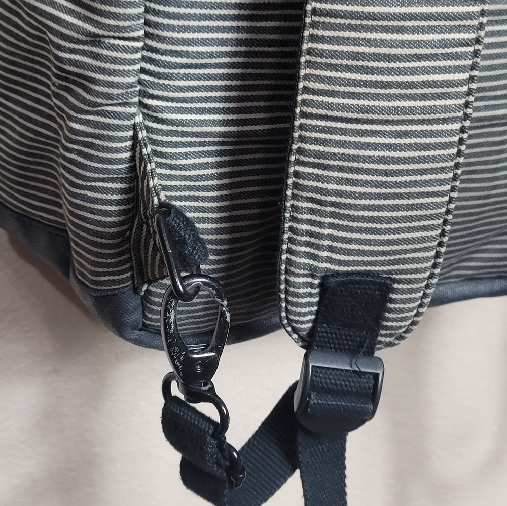 HEX INSTINCT CONVERTIBLE BACKPACK GREY WOVEN - Picture 13 of 14